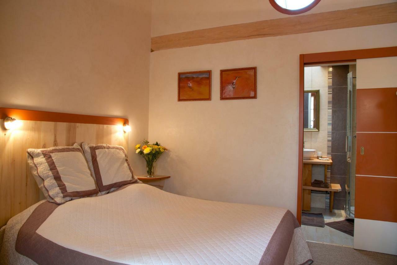 Le Petit Saint-julien Bed & Breakfast